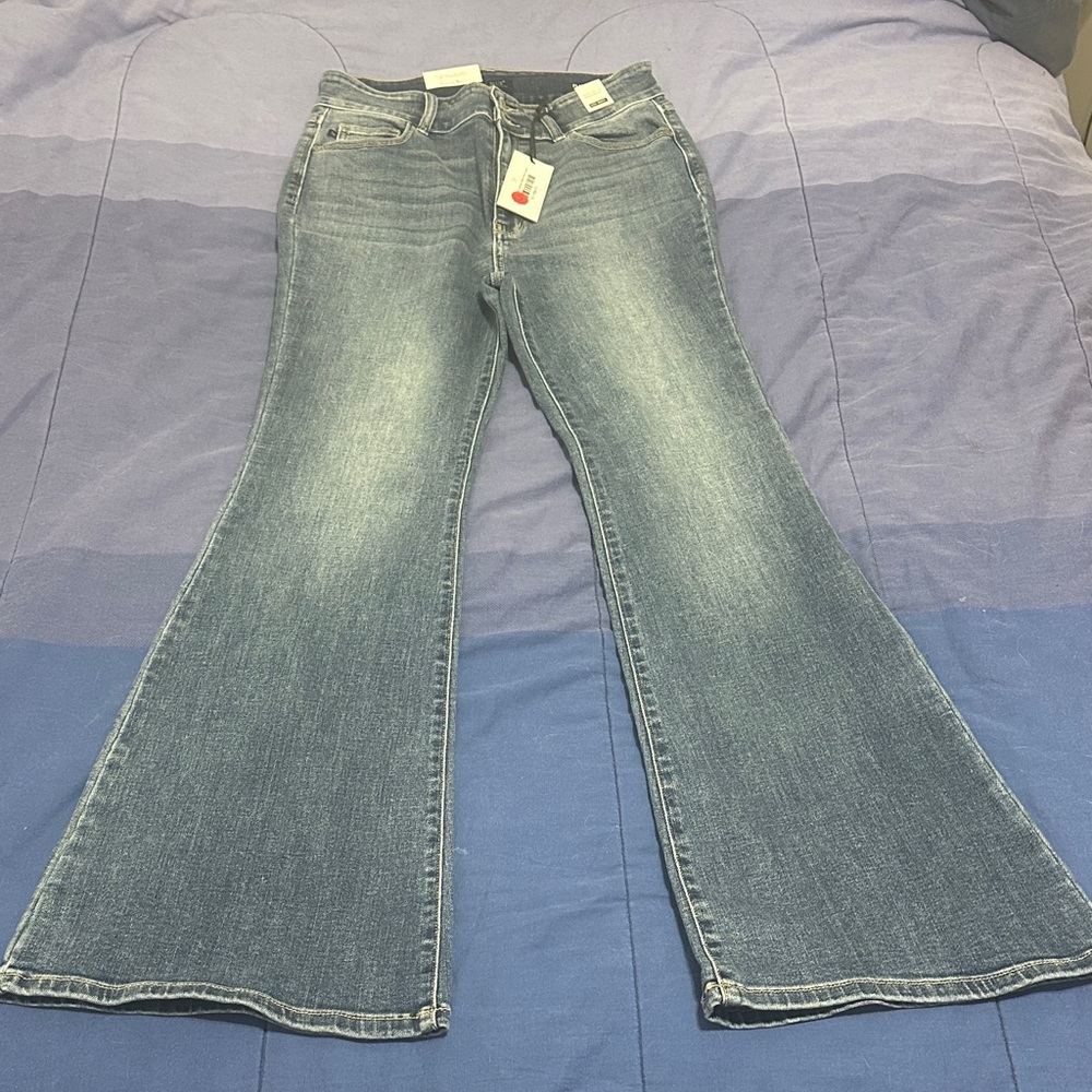 Judy Blue Classic Flare Jeans in Light Blue